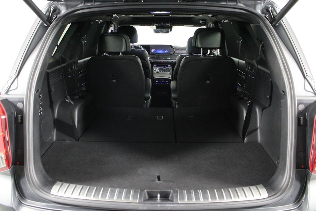 Certified 2024 Hyundai Palisade Calligraphy FWD image 18