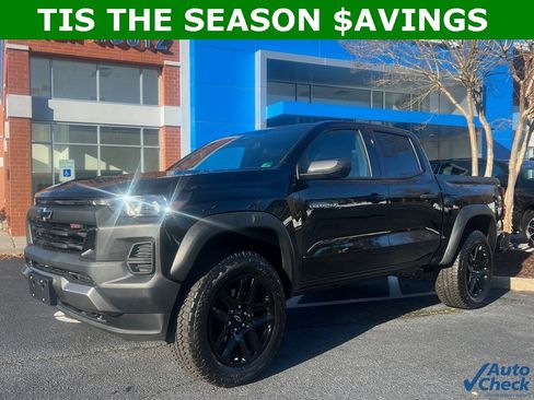 Used 2025 Chevrolet Colorado Trail Boss image 1