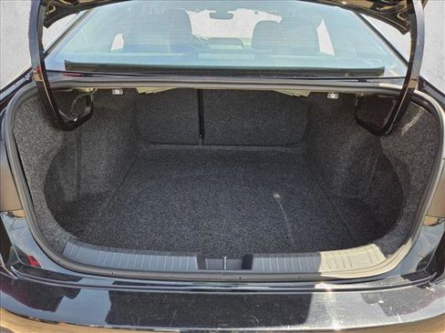 Used 2024 Volkswagen Jetta SE FWD image 6