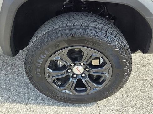 Certified 2024 GMC Canyon Elevation w/ Elevation Premium Package image 15
