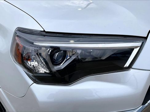 Used 2024 Toyota 4Runner Limited AWD/4WD image 28