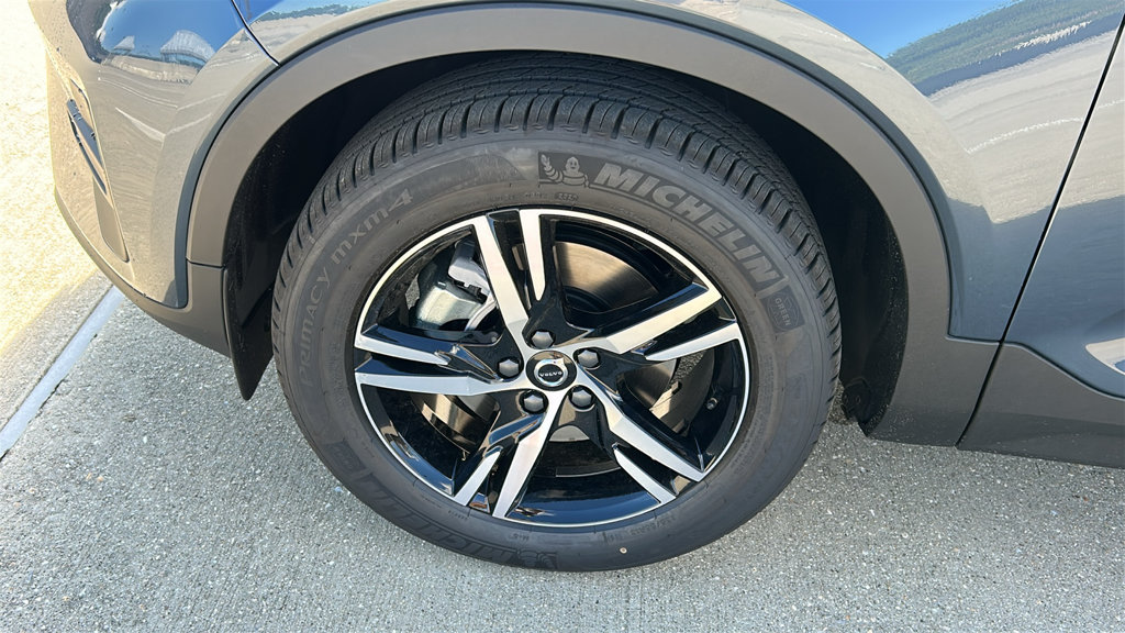New 2026 Volvo XC40 B5 Core w/ Climate Package AWD/4WD image 8
