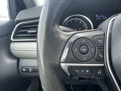 Used 2021 Toyota Camry LE image 6