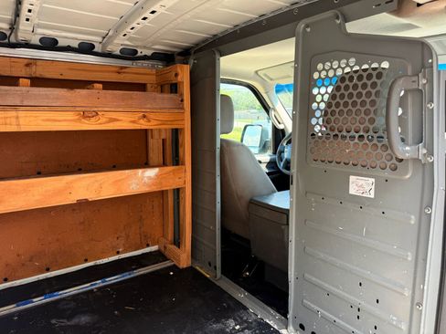 Used 2015 Nissan NV 2500 SV w/ Side & Curtain Airbag Package image 32