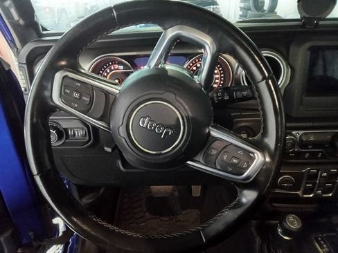 Used 2020 Jeep Wrangler Unlimited Sahara AWD/4WD image 23