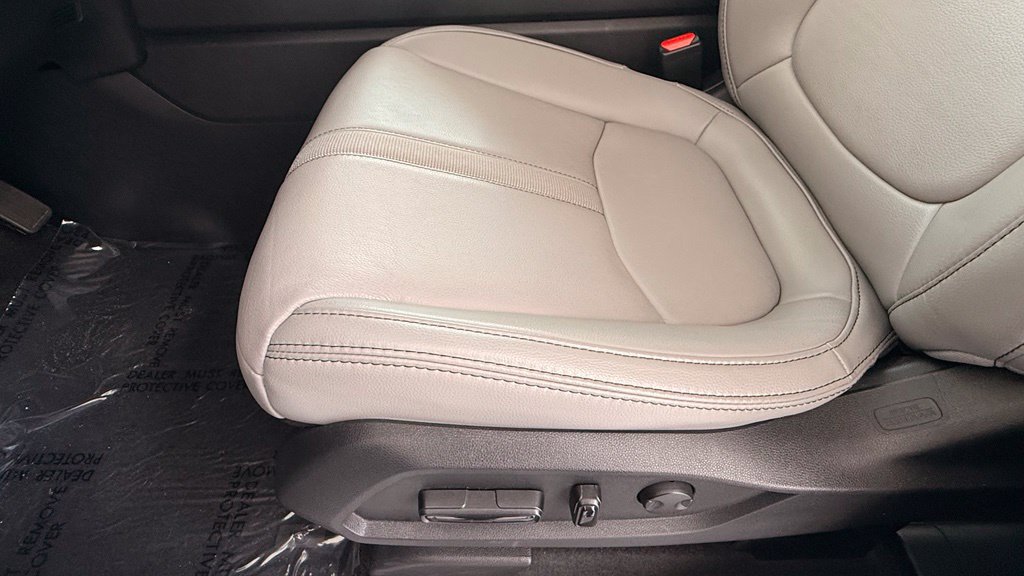 Used 2025 Honda Pilot Touring image 5