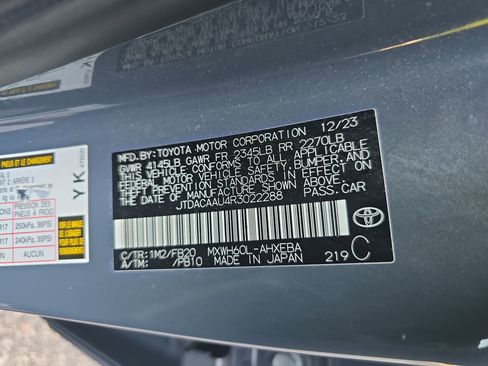 Used 2024 Toyota Prius LE FWD image 32