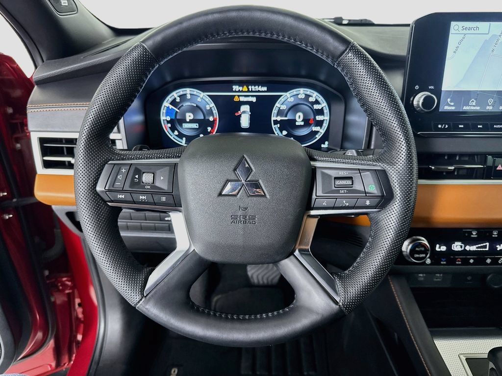 Used 2023 Mitsubishi Outlander SEL AWD/4WD image 12