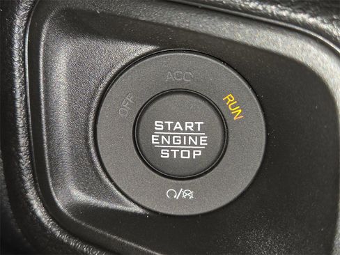 New 2025 Jeep Gladiator Sport image 30