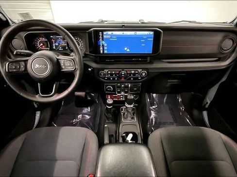 Used 2024 Jeep Wrangler Unlimited Rubicon w/ Dual Top Group AWD/4WD image 17