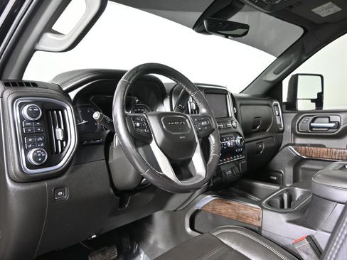 Used 2022 GMC Sierra 2500 Denali w/ Denali Black Diamond Edition AWD/4WD image 22