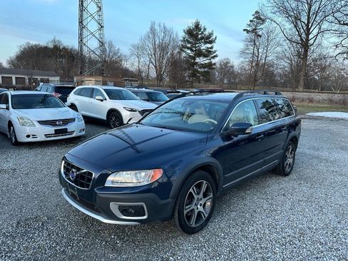 Used 2013 Volvo XC70 T6 image 1