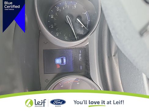 Used 2019 Toyota C-HR XLE image 1