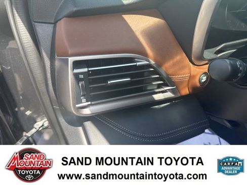 Used 2025 Subaru Outback Touring XT AWD/4WD image 16