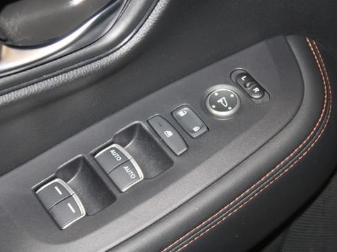 Used 2024 Honda HR-V Sport image 12