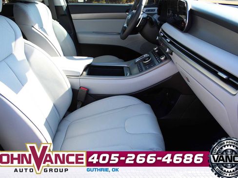 Used 2025 Hyundai Palisade SEL image 16