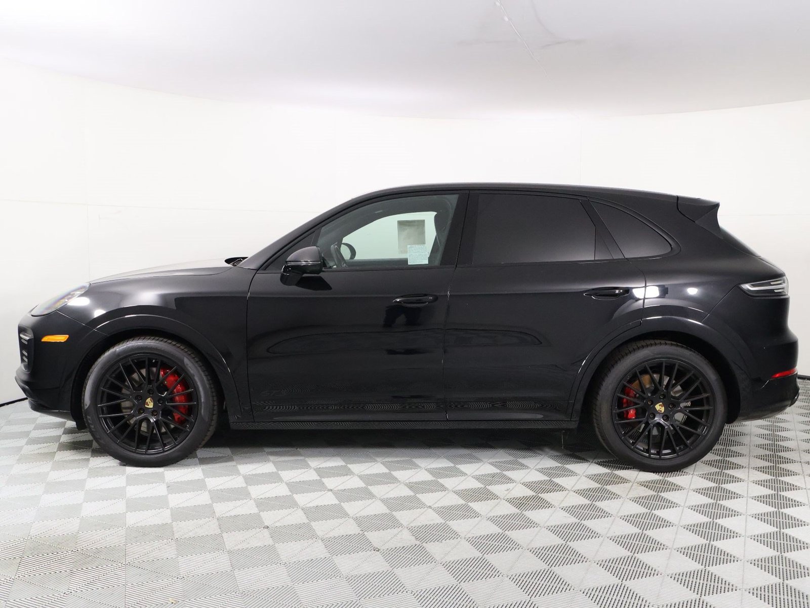 Certified 2023 Porsche Cayenne GTS AWD/4WD image 2
