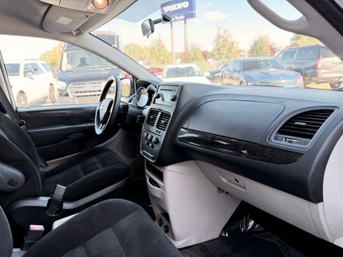 Used 2016 Dodge Grand Caravan SE w/ Quick Order Package 29E SE image 24