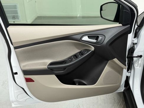 Used 2015 Ford Focus SE image 22