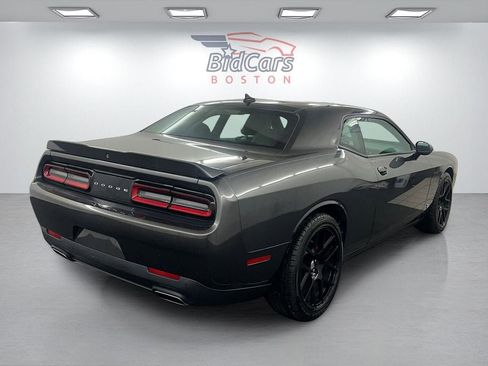 Used 2017 Dodge Challenger SXT Plus image 4