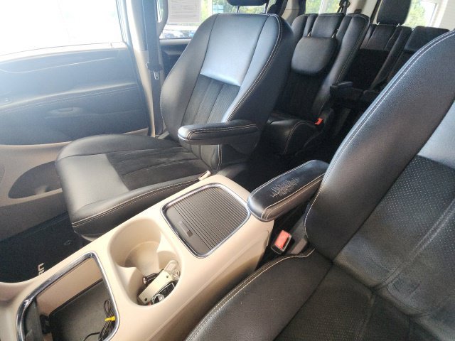 Used 2017 Dodge Grand Caravan SXT FWD image 23