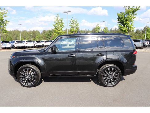 Used 2024 Lexus GX 550 AWD/4WD image 4