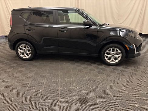 Used 2023 Kia Soul LX w/ LX Technology Package image 4