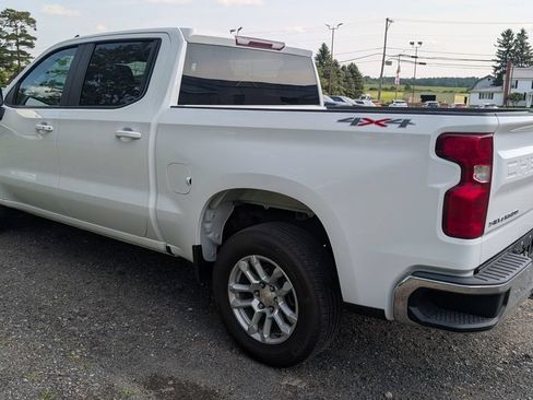 Used 2023 Chevrolet Silverado 1500 LT AWD/4WD image 3