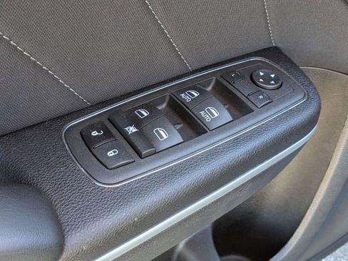 Used 2022 Dodge Charger SXT image 10