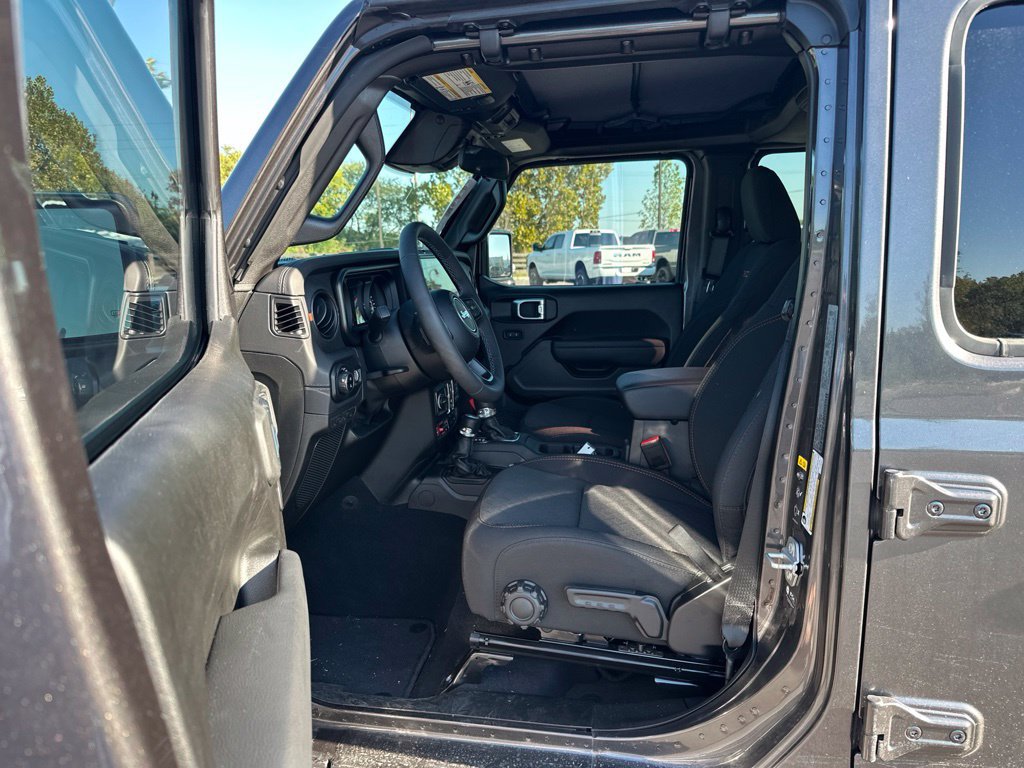 New 2026 Jeep Gladiator Mojave AWD/4WD image 10