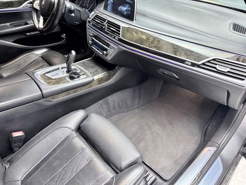 Used 2016 BMW 750i xDrive image 11