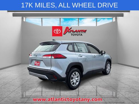 Used 2023 Toyota Corolla Cross L AWD/4WD image 6