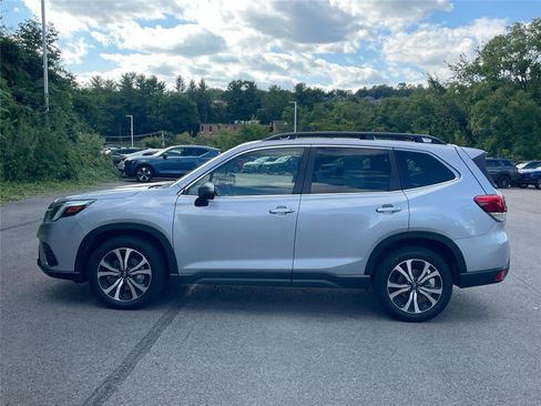 Used 2023 Subaru Forester Limited AWD/4WD image 2