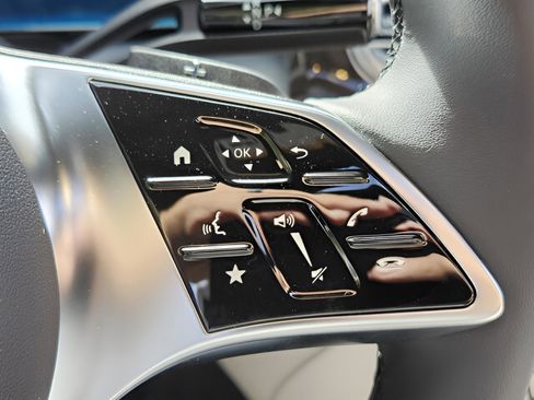 New 2026 Mercedes-Benz GLC 300 image 18