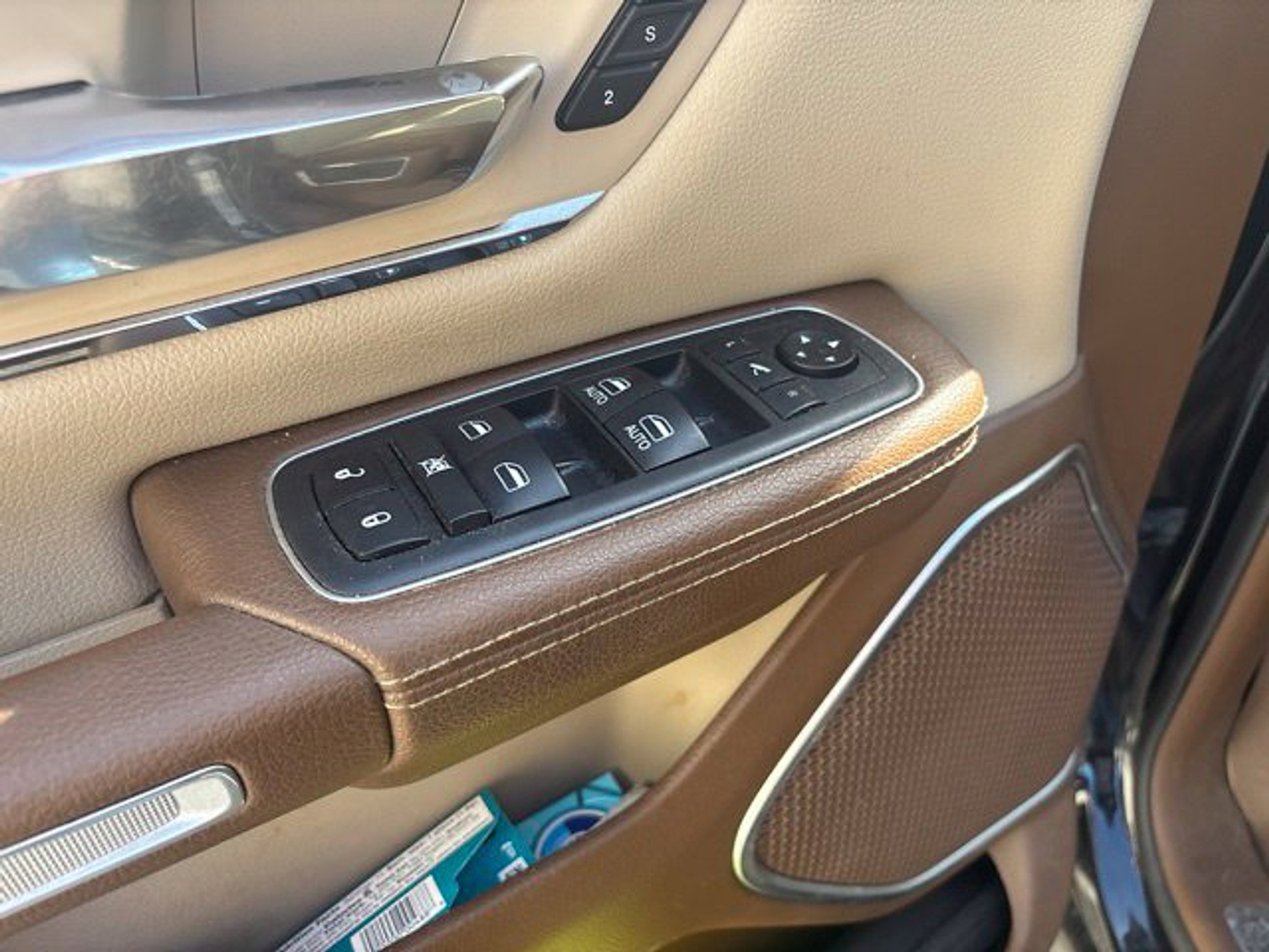 Used 2019 RAM 1500 Laramie AWD/4WD image 9