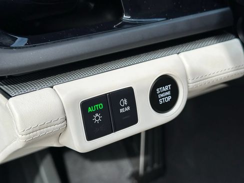 Used 2026 Porsche Panamera 4 AWD/4WD image 19