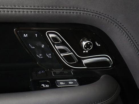 Used 2021 Land Rover Range Rover SV Autobiography Dynamic image 47