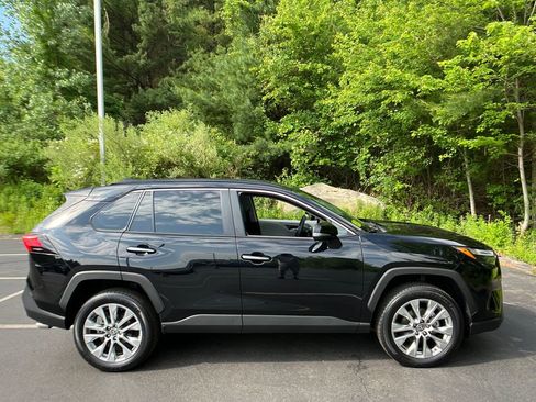 Certified 2025 Toyota RAV4 Limited w/ Advanced Technology Package AWD/4WD image 6