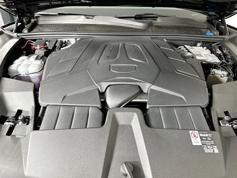 Certified 2025 Porsche Cayenne image 39