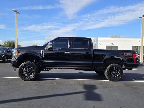 Used 2017 Ford F250 Platinum w/ Platinum Ultimate Package image 3