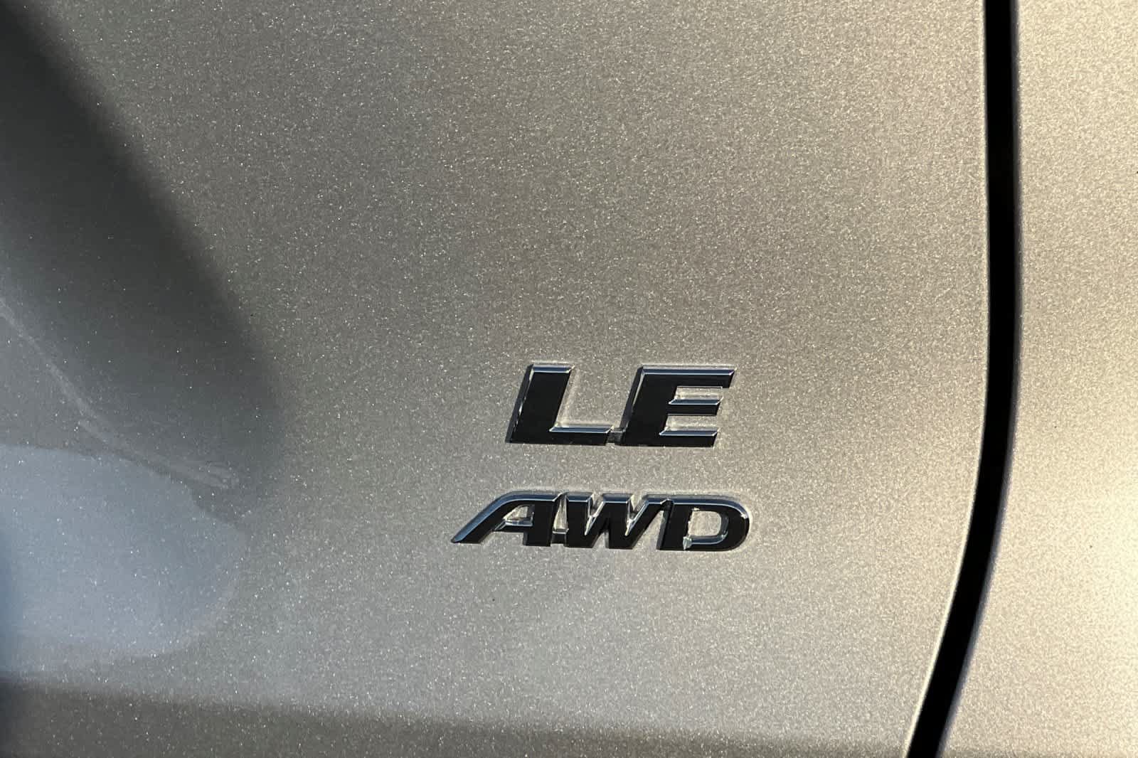 Certified 2025 Toyota RAV4 LE AWD/4WD image 31