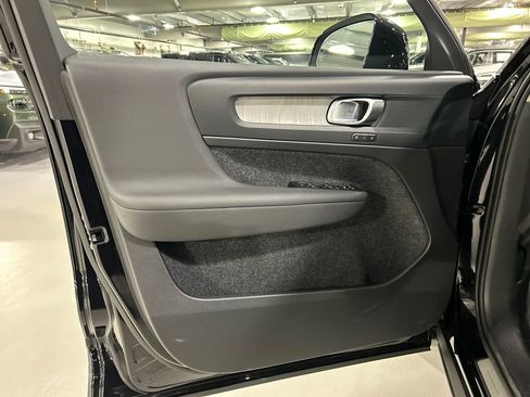 New 2026 Volvo XC40 B5 Plus w/ Climate Package AWD/4WD image 9