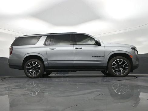 Used 2024 Chevrolet Suburban RST w/ Luxury Package RWD image 30