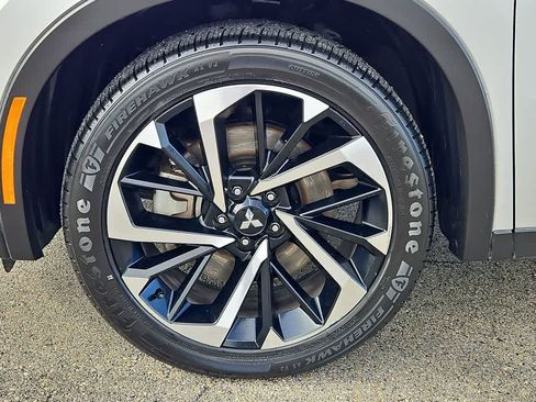 Used 2024 Mitsubishi Outlander SE image 14