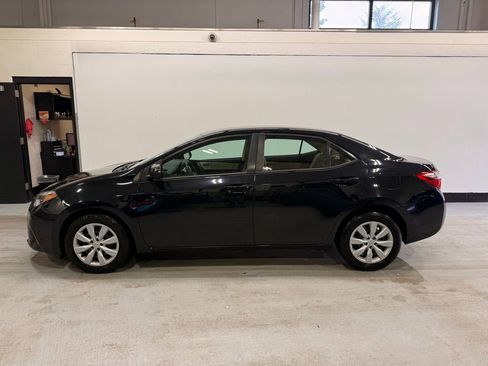 Used 2015 Toyota Corolla LE image 2