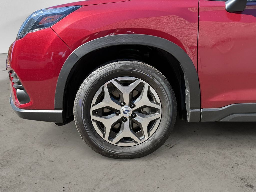 Used 2023 Subaru Forester Premium AWD/4WD image 9