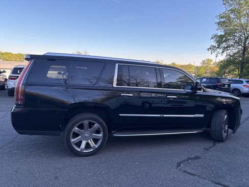 Used 2019 Cadillac Escalade ESV Luxury AWD/4WD image 4