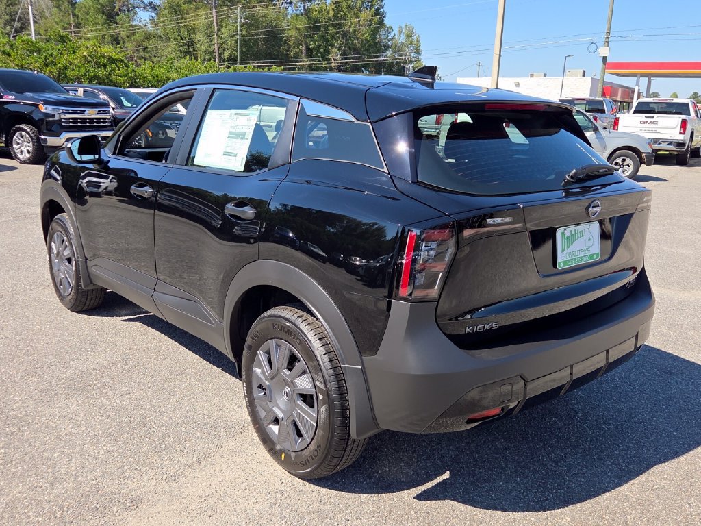 New 2027 Nissan Kicks S FWD image 10