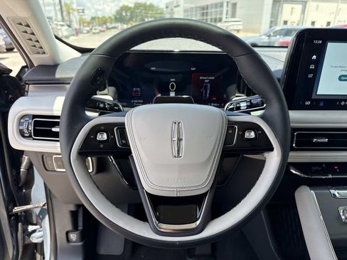 New 2026 Lincoln Aviator AWD image 27