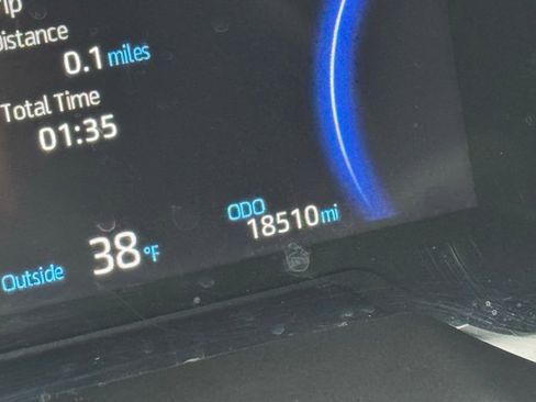 Used 2025 Toyota RAV4 LE image 31